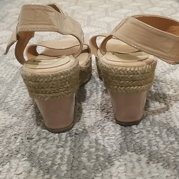 Kanna raffia/patent leather wedge sandals in blush - Picture 4 of 6